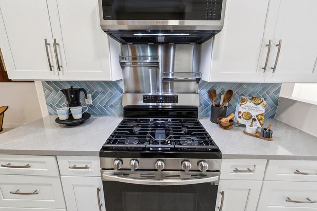 321 La Casa Avenue, San Mateo, CA 94403
