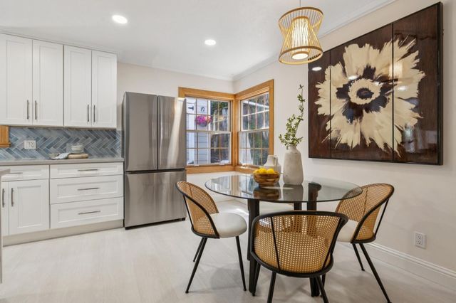 321 La Casa Avenue, San Mateo, CA 94403