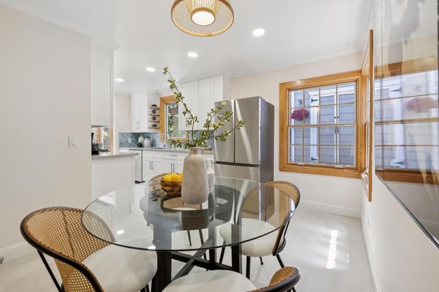 321 La Casa Avenue, San Mateo, CA 94403