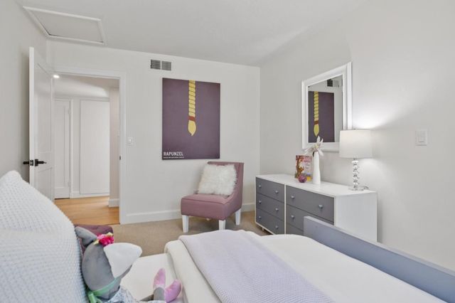 321 La Casa Avenue, San Mateo, CA 94403