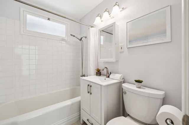321 La Casa Avenue, San Mateo, CA 94403