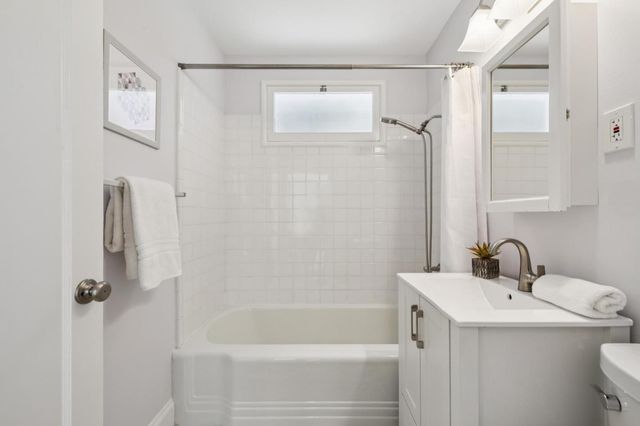 321 La Casa Avenue, San Mateo, CA 94403