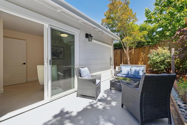 321 La Casa Avenue, San Mateo, CA 94403