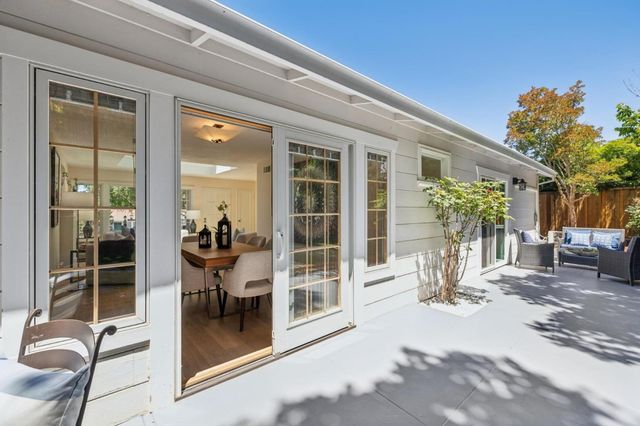 321 La Casa Avenue, San Mateo, CA 94403