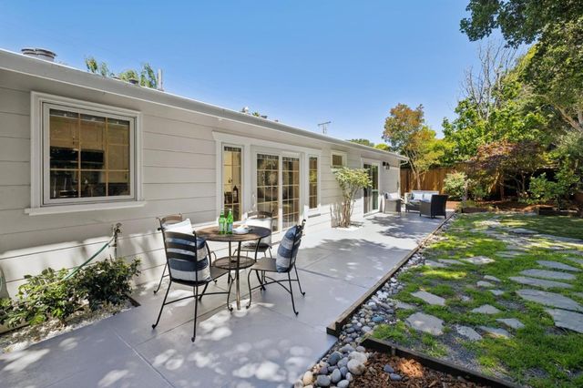 321 La Casa Avenue, San Mateo, CA 94403