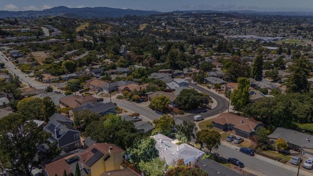 321 La Casa Avenue, San Mateo, CA 94403