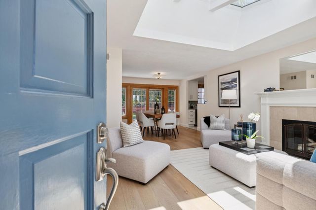 321 La Casa Avenue, San Mateo, CA 94403