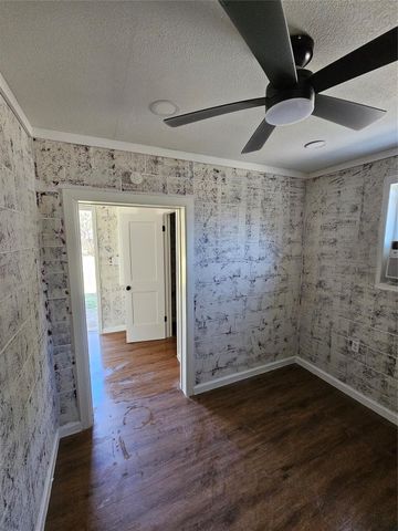 1305 Stowell Street, Anahuac, TX 77514