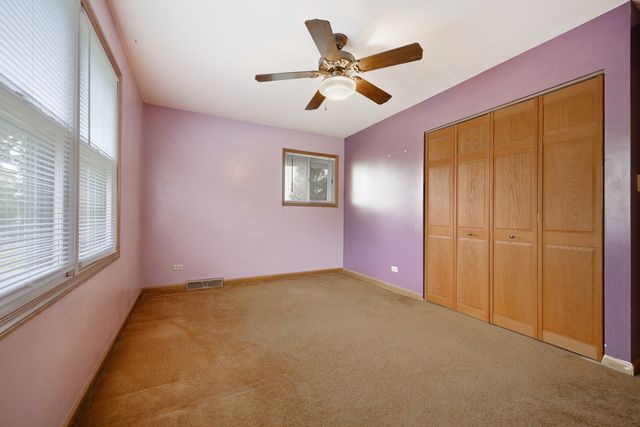1381 Volkamer Trail, Elk Grove Village, IL 60007