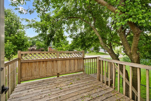 1381 Volkamer Trail, Elk Grove Village, IL 60007