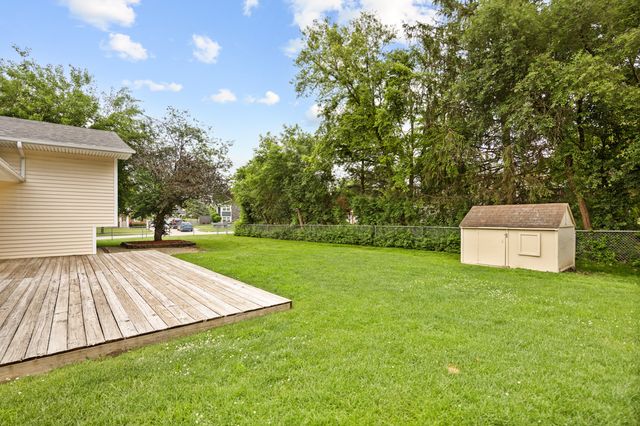 1381 Volkamer Trail, Elk Grove Village, IL 60007