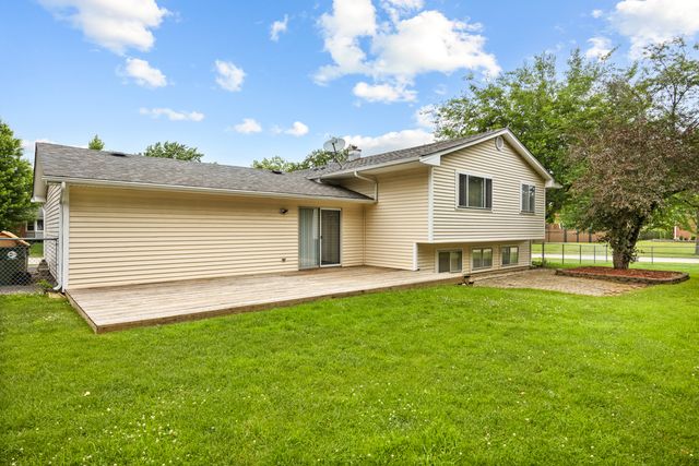 1381 Volkamer Trail, Elk Grove Village, IL 60007