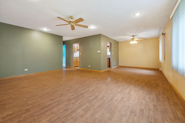 1381 Volkamer Trail, Elk Grove Village, IL 60007