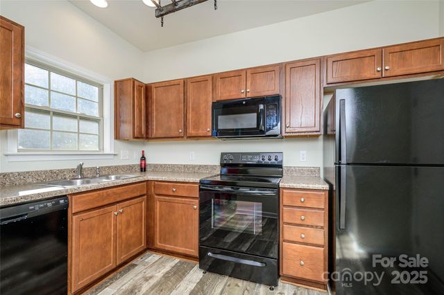 35 Greenly Lane, Fletcher, NC 28732