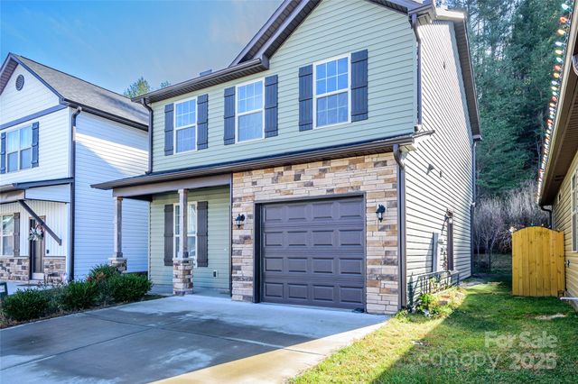 35 Greenly Lane, Fletcher, NC 28732