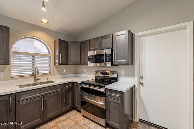 491 E DEVON Drive, Gilbert, AZ 85296