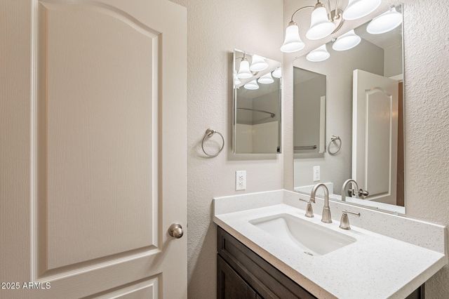 491 E DEVON Drive, Gilbert, AZ 85296