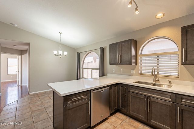 491 E DEVON Drive, Gilbert, AZ 85296