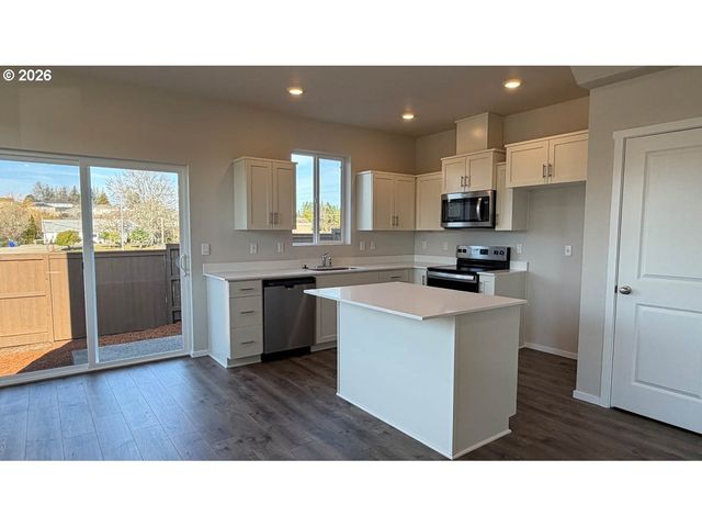 3576 Sw 36th St, Gresham, OR 97080