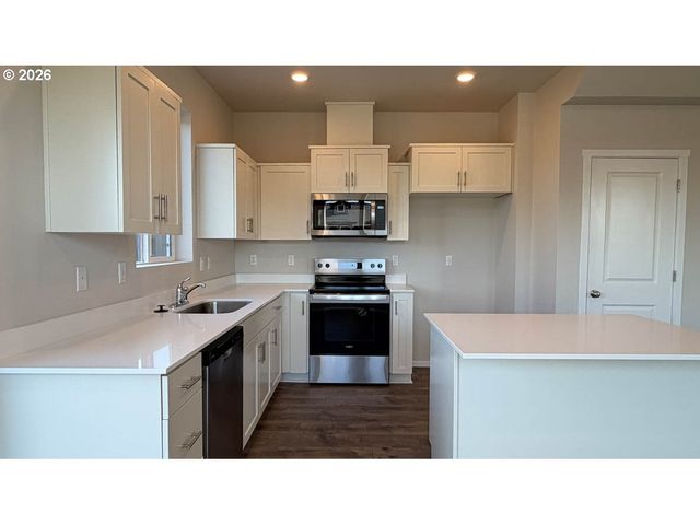 3576 Sw 36th St, Gresham, OR 97080