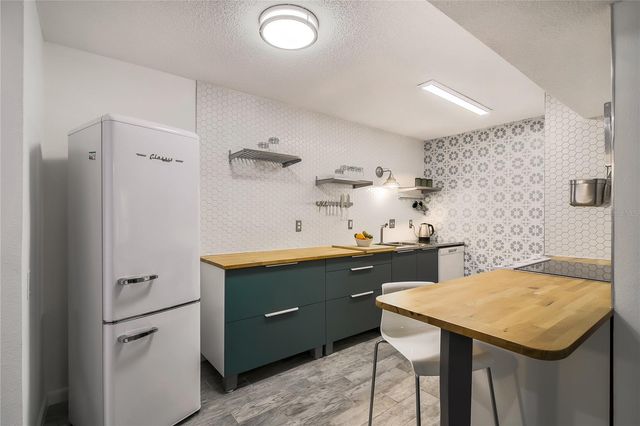 1600 BIG TREE ROAD B1, Daytona Beach, FL 32119