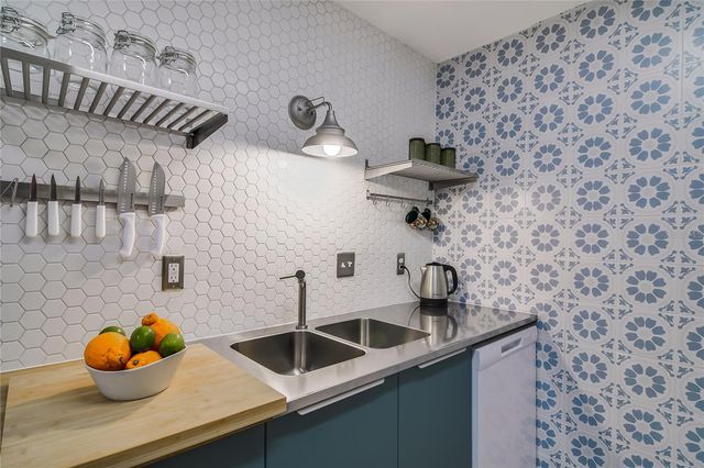 1600 BIG TREE ROAD B1, Daytona Beach, FL 32119