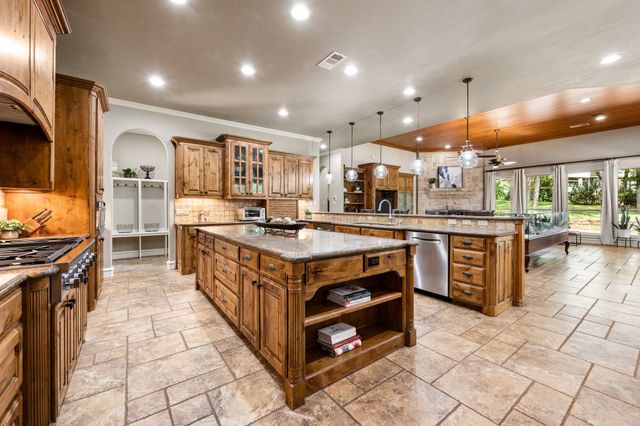 3056 Loch Meadow Court, Southlake, TX 76092