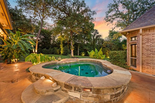 3056 Loch Meadow Court, Southlake, TX 76092