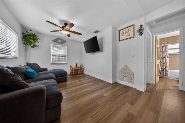 270 NE 42nd Court, Oakland Park, FL 33334