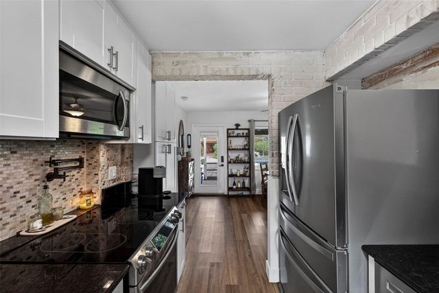 270 NE 42nd Court, Oakland Park, FL 33334