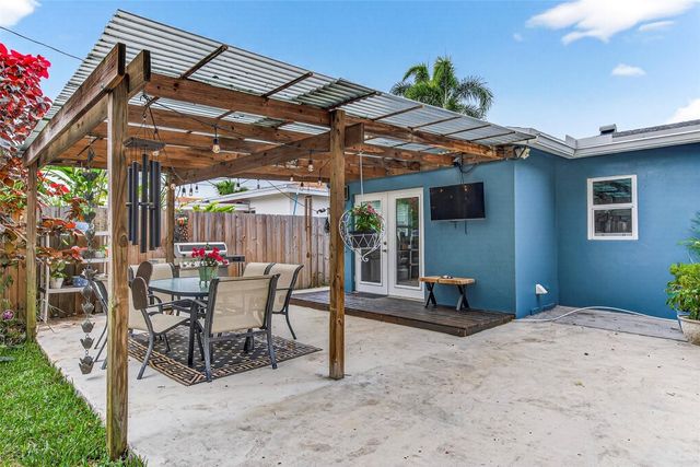 270 NE 42nd Court, Oakland Park, FL 33334