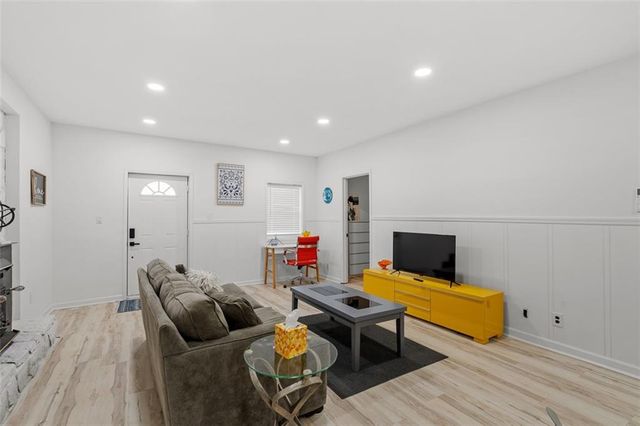 1581 Greers Chapel NW Road, Kennesaw, GA 30152