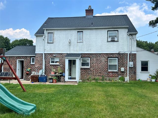 65 Surrey Lane, Hempstead, NY 11550