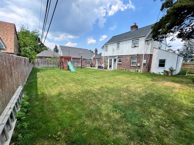 65 Surrey Lane, Hempstead, NY 11550