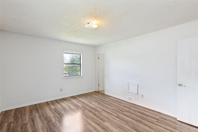 1516 McLain ST, Taylor, TX 76574