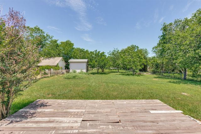 1516 McLain ST, Taylor, TX 76574