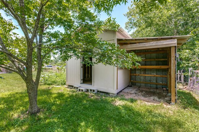 1516 McLain ST, Taylor, TX 76574