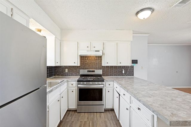 1516 McLain ST, Taylor, TX 76574
