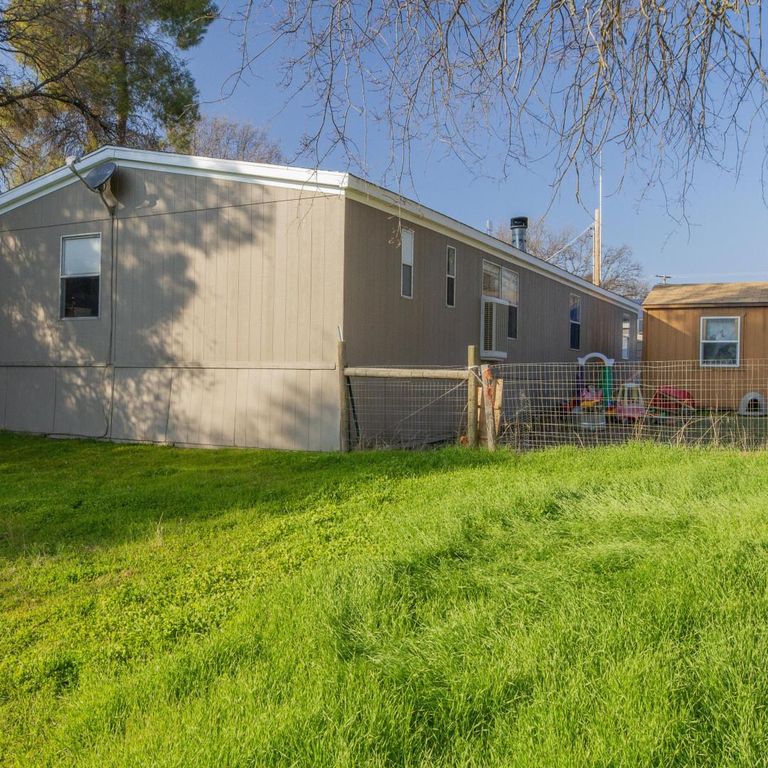 Image 23 of property listing at 33831 Medford Road, Auberry, CA 93602
