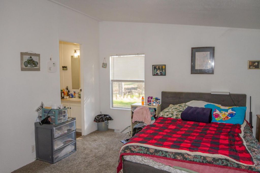 Image 25 of property listing at 33831 Medford Road, Auberry, CA 93602