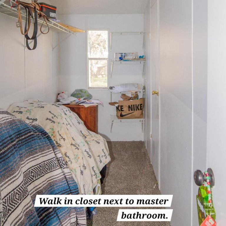 Image 8 of property listing at 33831 Medford Road, Auberry, CA 93602