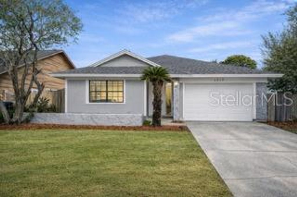 2853 WHISPERING DRIVE N, Largo, FL 33771