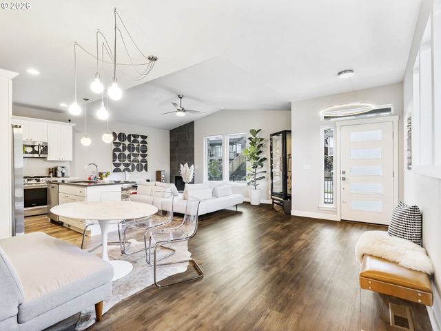 10536 Se 162ND Ave, Happy Valley, OR 97086