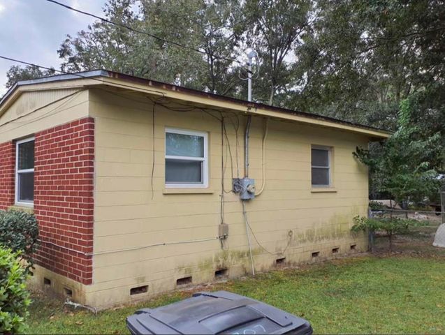 711 Apachee Street, Tallahassee, FL 32301