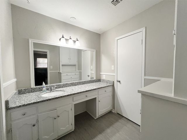 3709 Ashford Avenue, Fort Worth, TX 76133