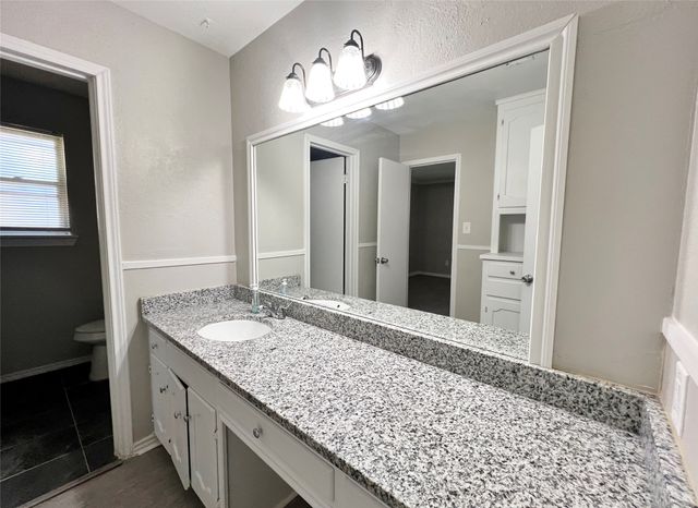 3709 Ashford Avenue, Fort Worth, TX 76133