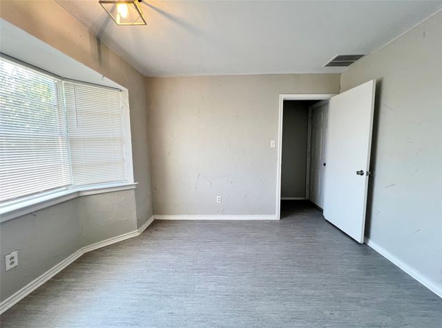 3709 Ashford Avenue, Fort Worth, TX 76133