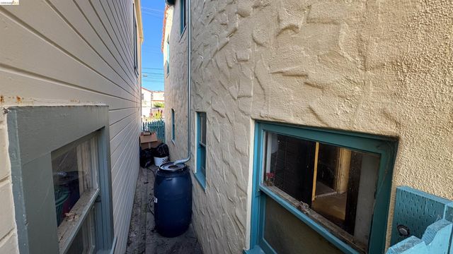 1266 Washington Ave, Albany, CA 94706