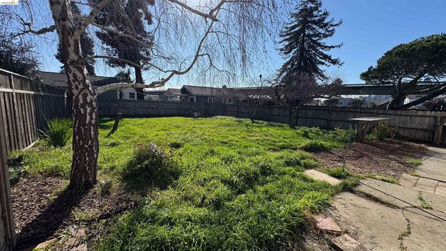 1266 Washington Ave, Albany, CA 94706