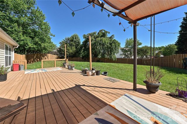 9942 Gray Dove Court, Charlotte, NC 28216